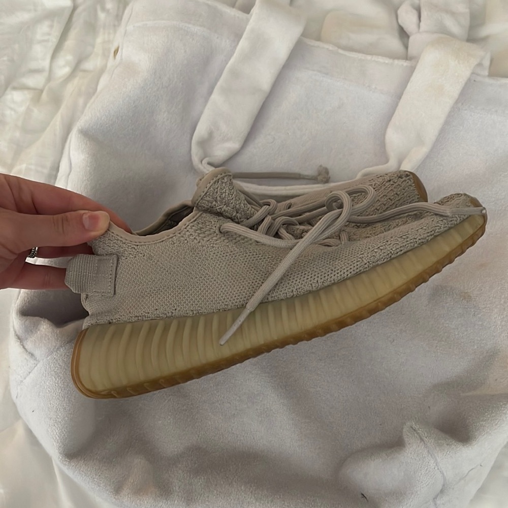 Yeezy in sesame size 5.5 men’s